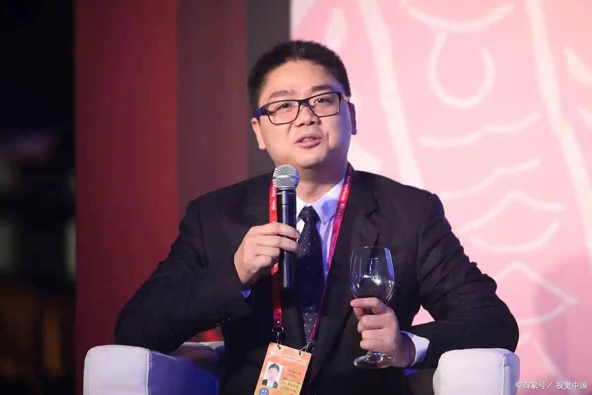 黄峥传奇：从杭州学子到拼多多创始人，揭秘电商巨头的崛起之路