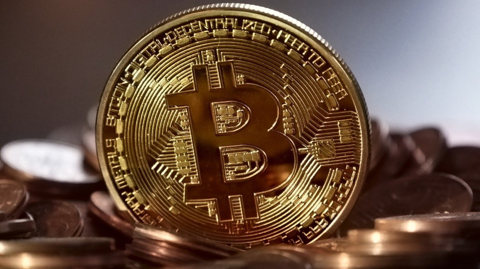 企业如何合规运用比特币进行跨境支付：降低成本与提高效率的全面指南